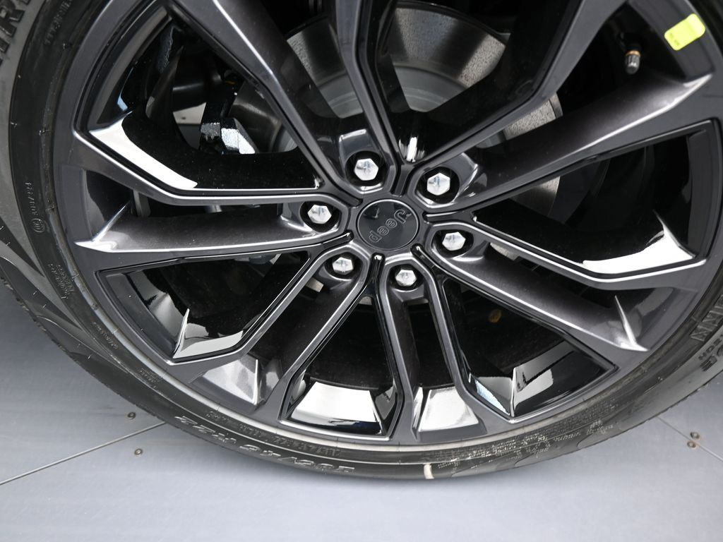 New 2026 High Gloss Black Jeep Summit Obsidian image 43