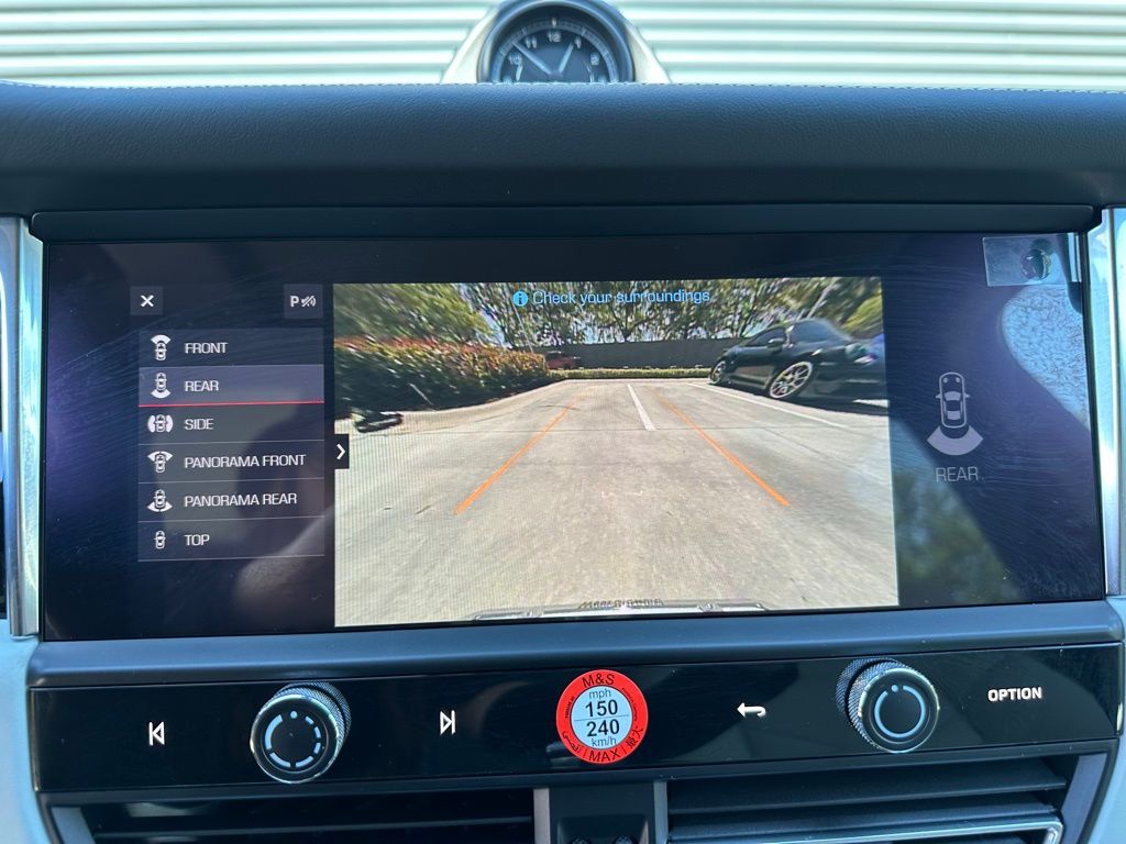 Thumbnail: 2026 Porsche Macan - 30