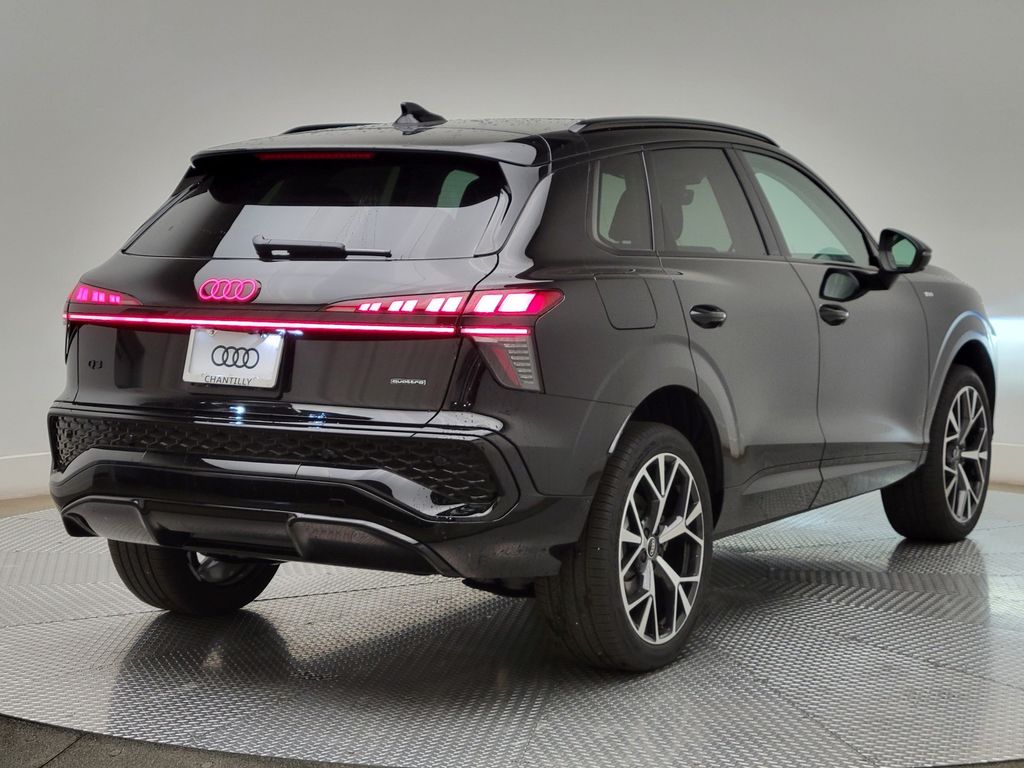 Thumbnail: 2026 Audi Q3 - 5