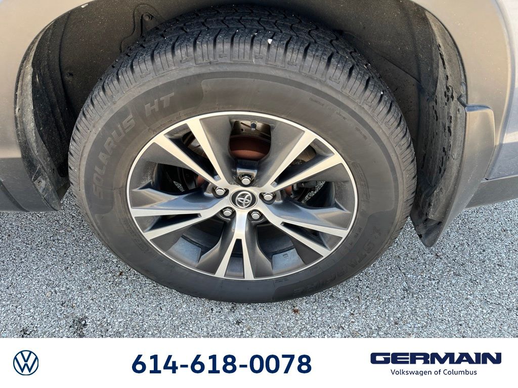 Used 2019 Blue Toyota LE image 17