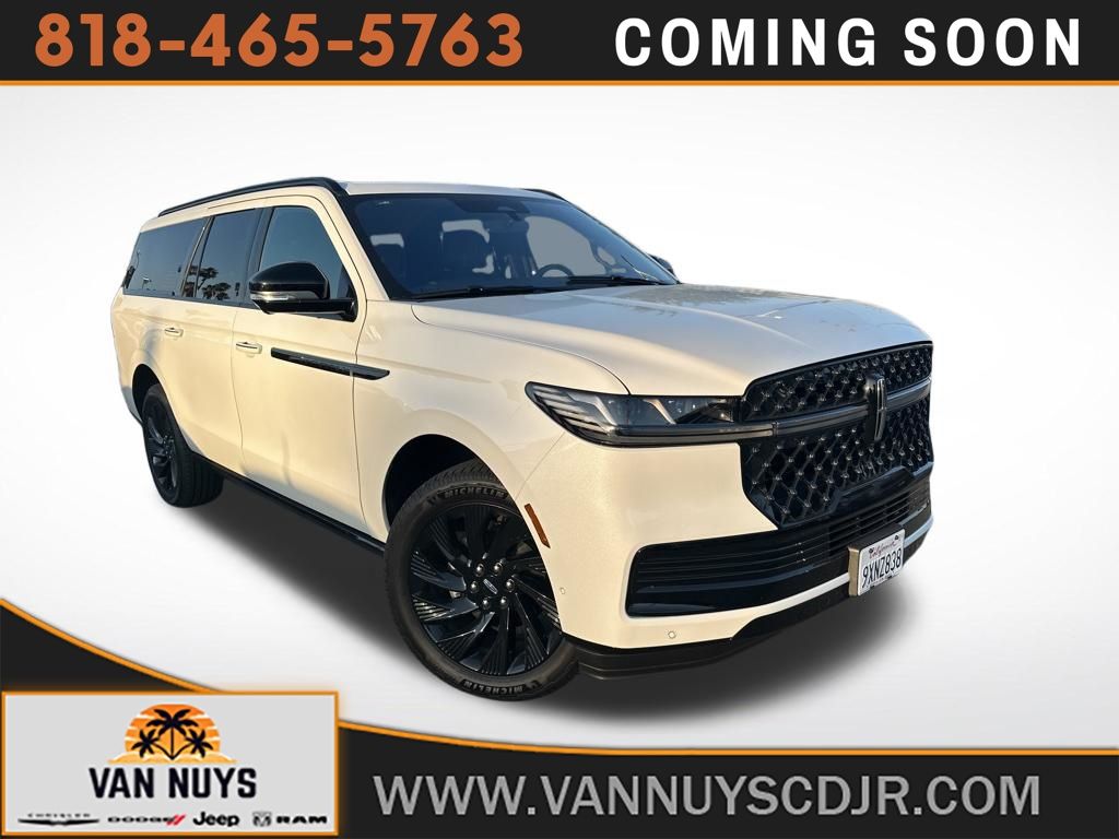 White Metallic 2025 Lincoln Navigator L Reserve 4WD SUV / Crossover Four-Wheel Drive Automatic