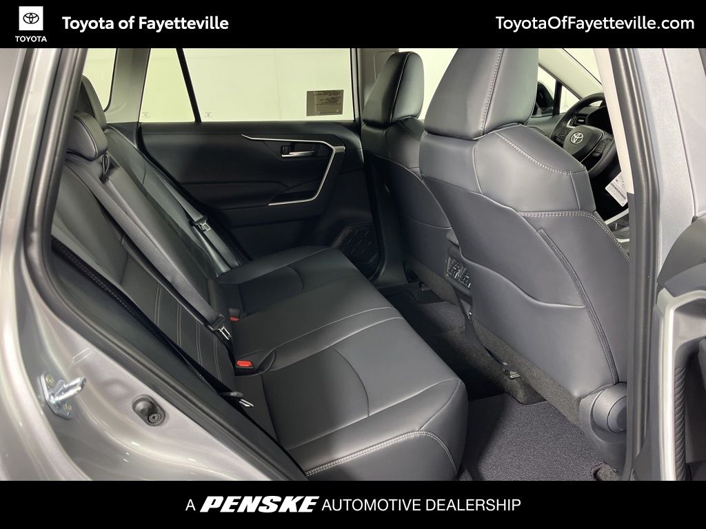 2025 Toyota RAV4 XLE Premium 8