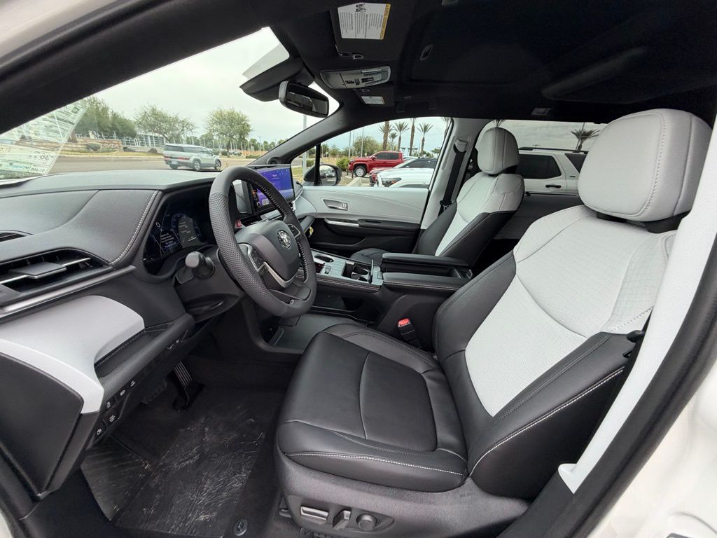 Thumbnail: 2026 Toyota Sienna - 18