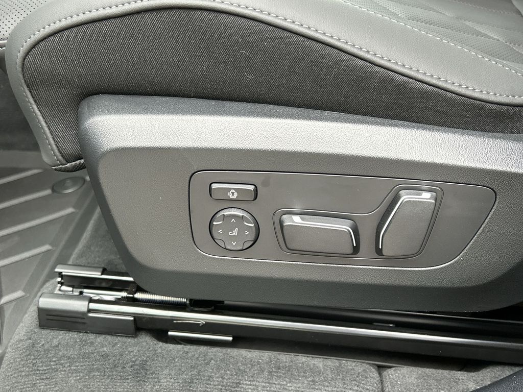 Thumbnail: 2026 BMW X3 - 12