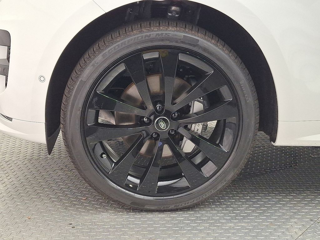 Thumbnail: 2025 Land Rover Range Rover Sport - 5