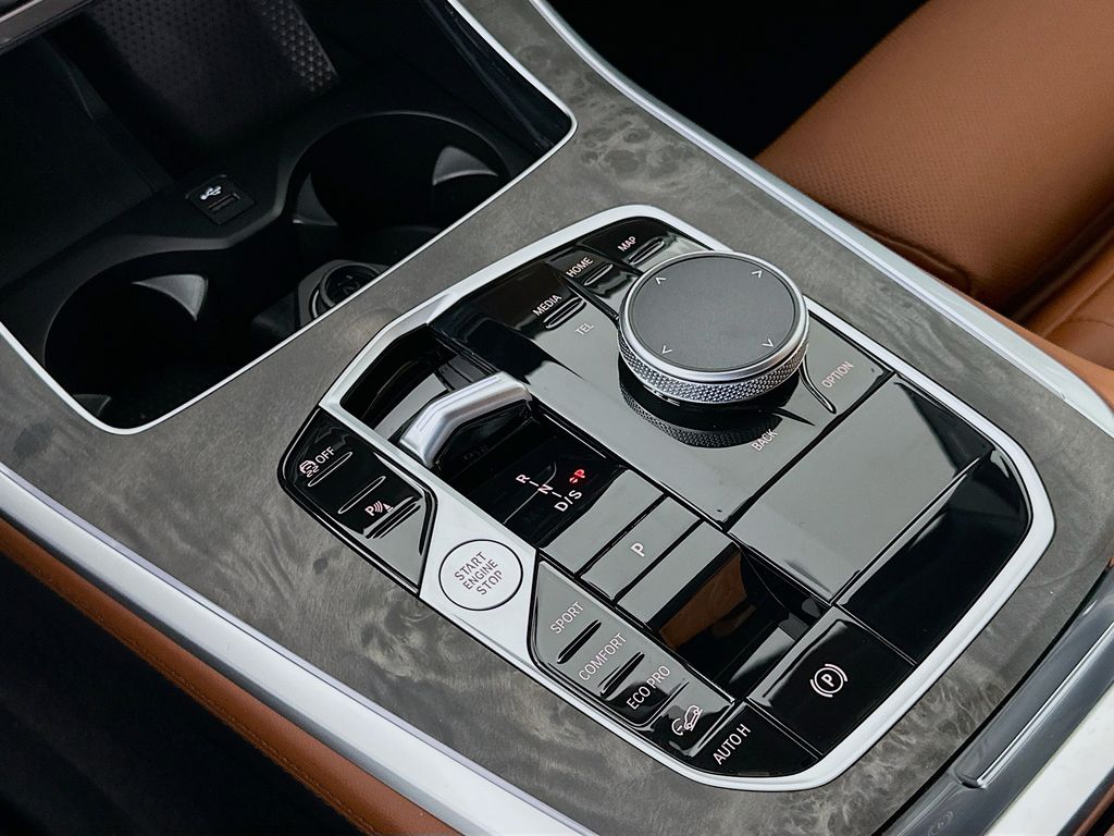 Thumbnail: 2026 BMW X5 - 15