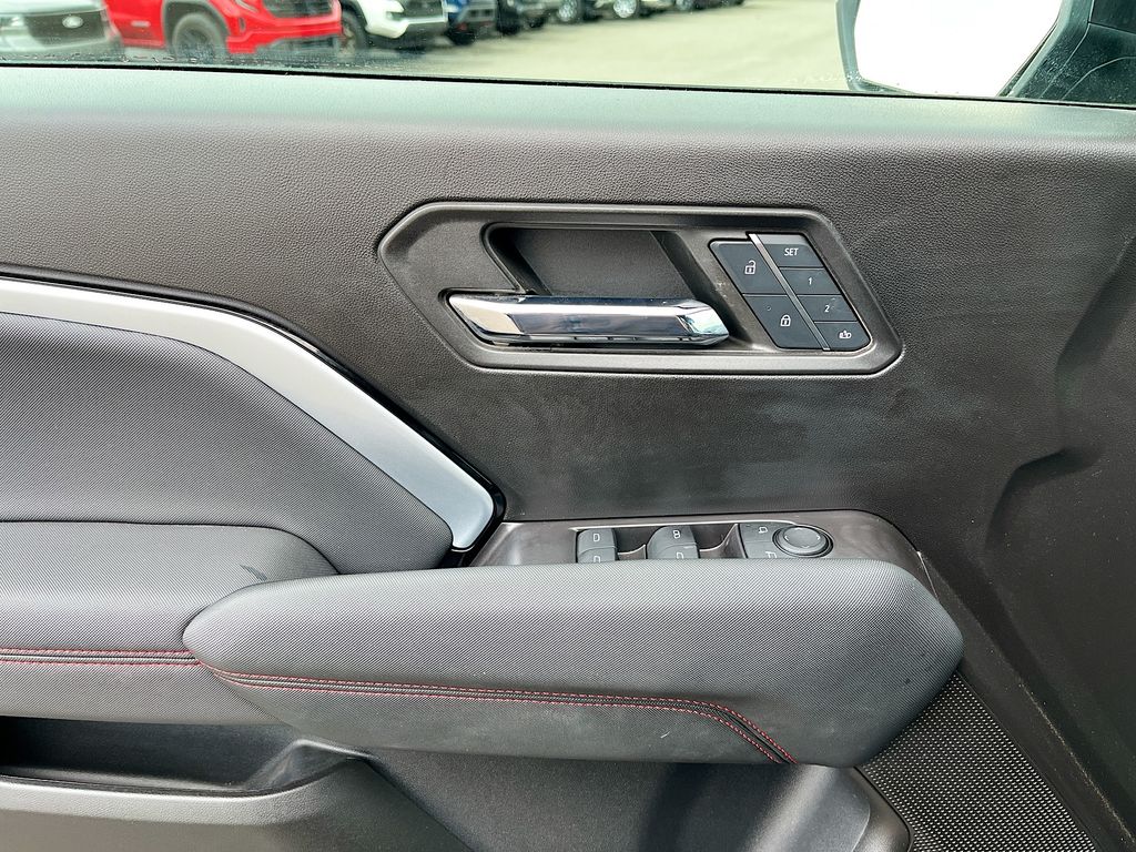 Used 2024 Black Chevrolet Z71 image 18