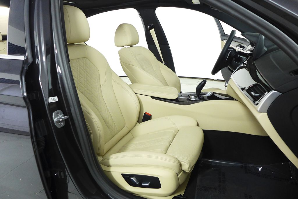 Thumbnail: 2023 BMW 5 Series - 19