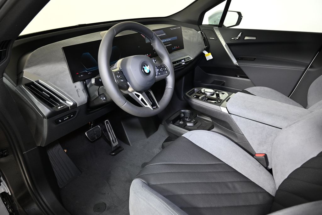 Thumbnail: 2026 BMW iX - 15