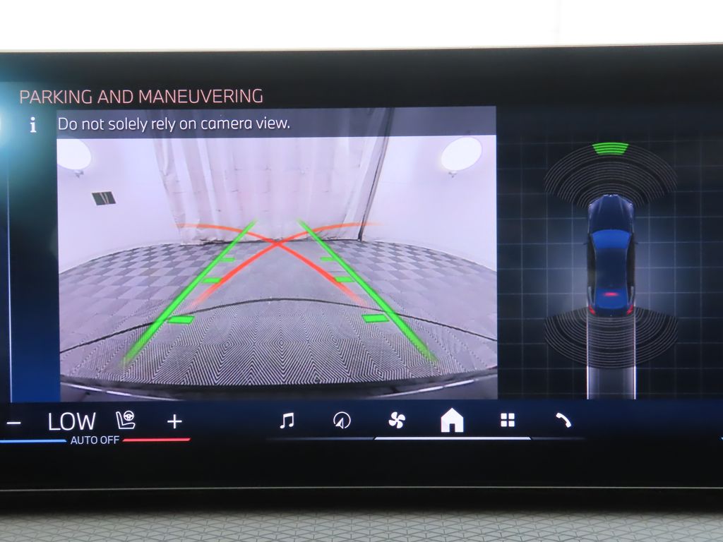 Thumbnail: 2025 BMW 4 Series - 15