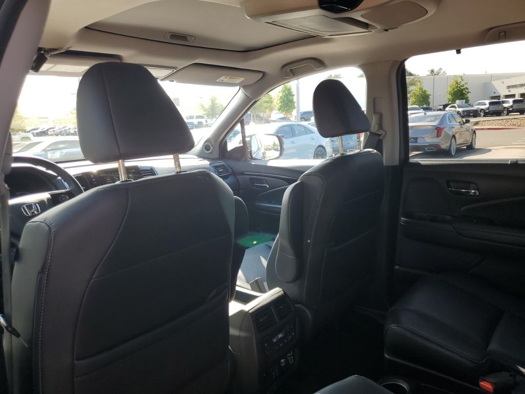 Used Car 2022 Honda Pilot  Touring For Sale Under $35,000 In Austin, Texas