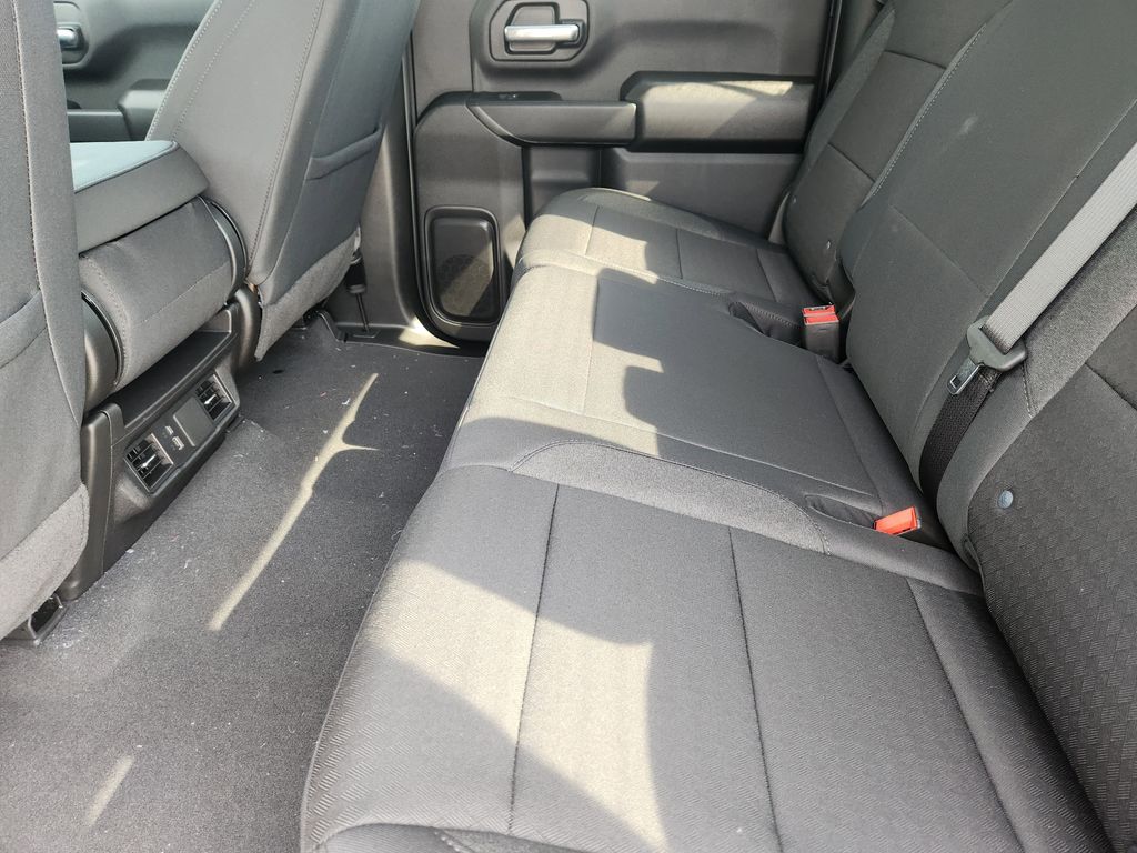 2025 Chevrolet Silverado 2500HD Custom photo 18