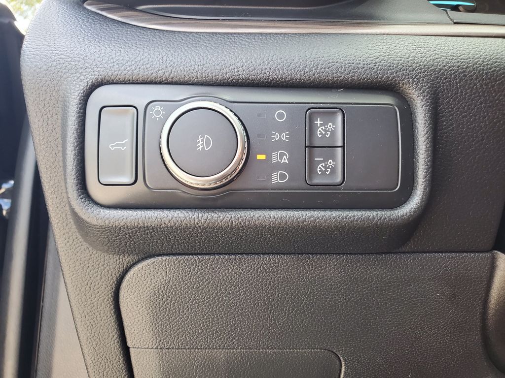 2020 Ford Explorer - $15,488