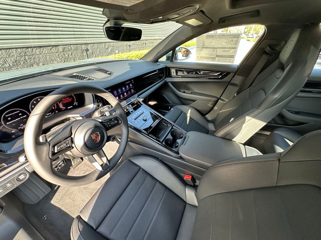 Thumbnail: 2026 Porsche Panamera - 4