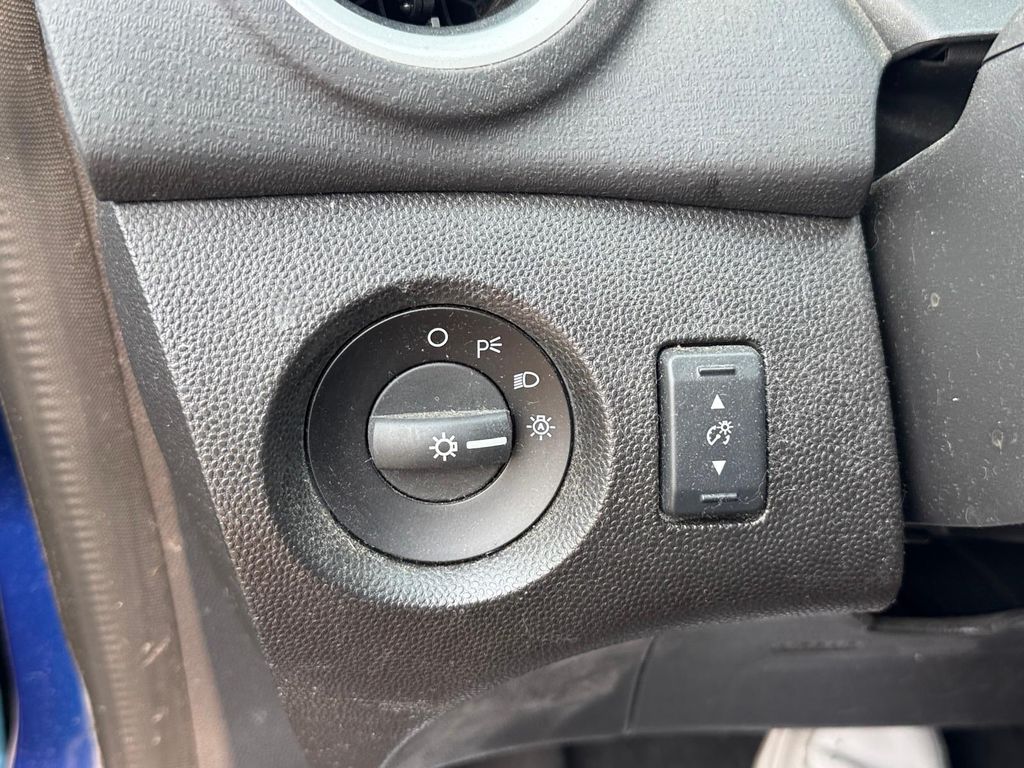 Certified Used 2019 Lightning Blue Metallic Ford SE image 17