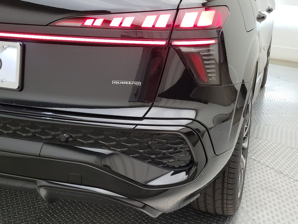 Thumbnail: 2026 Audi Q3 - 8