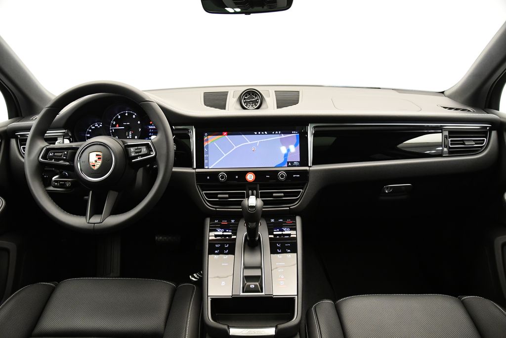 Thumbnail: 2025 Porsche Macan - 19