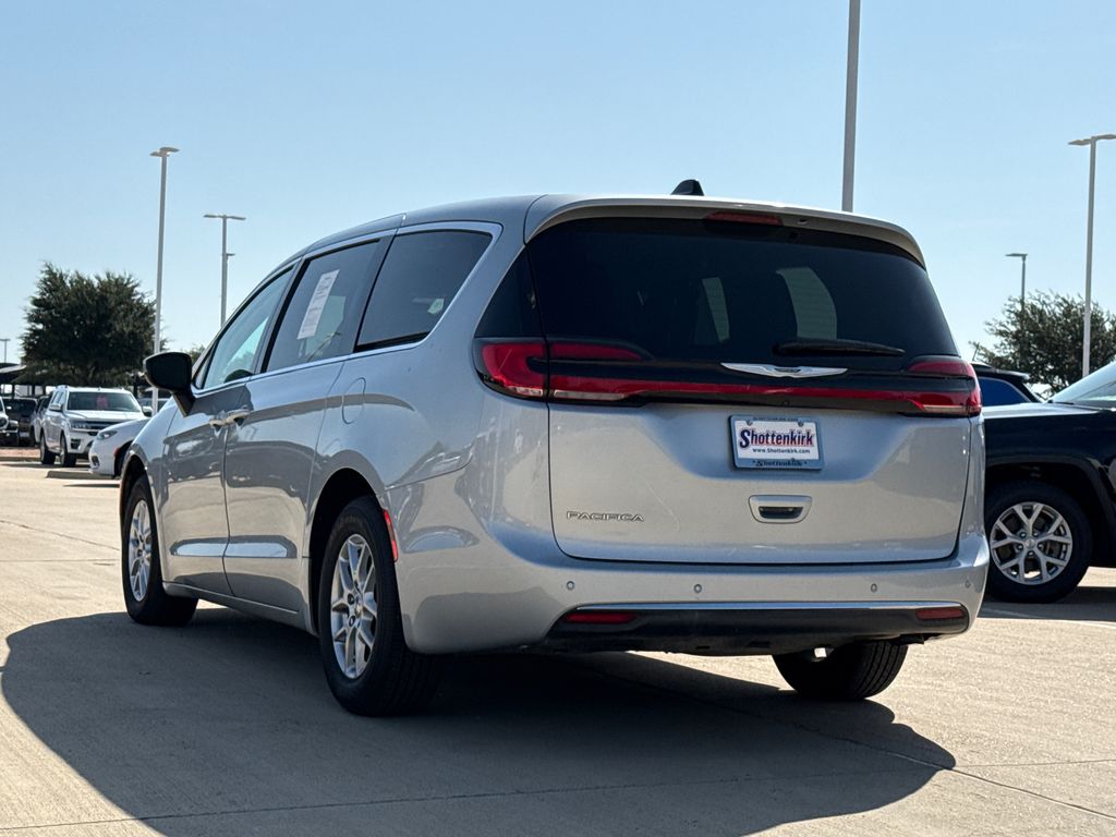 Used 2023 Chrysler Pacifica Van