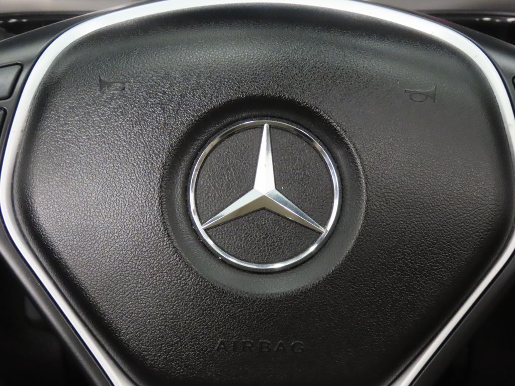 Thumbnail: 2013 Mercedes-Benz E-Class - 20