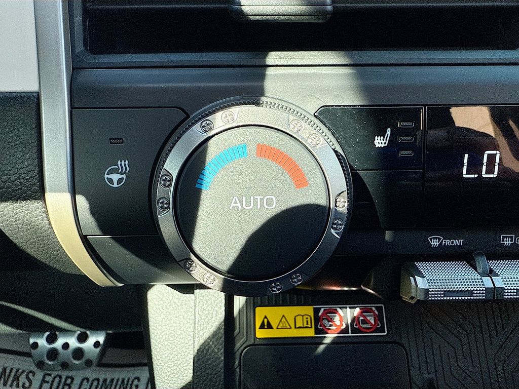 2024 Toyota Tacoma TRD Sport 32