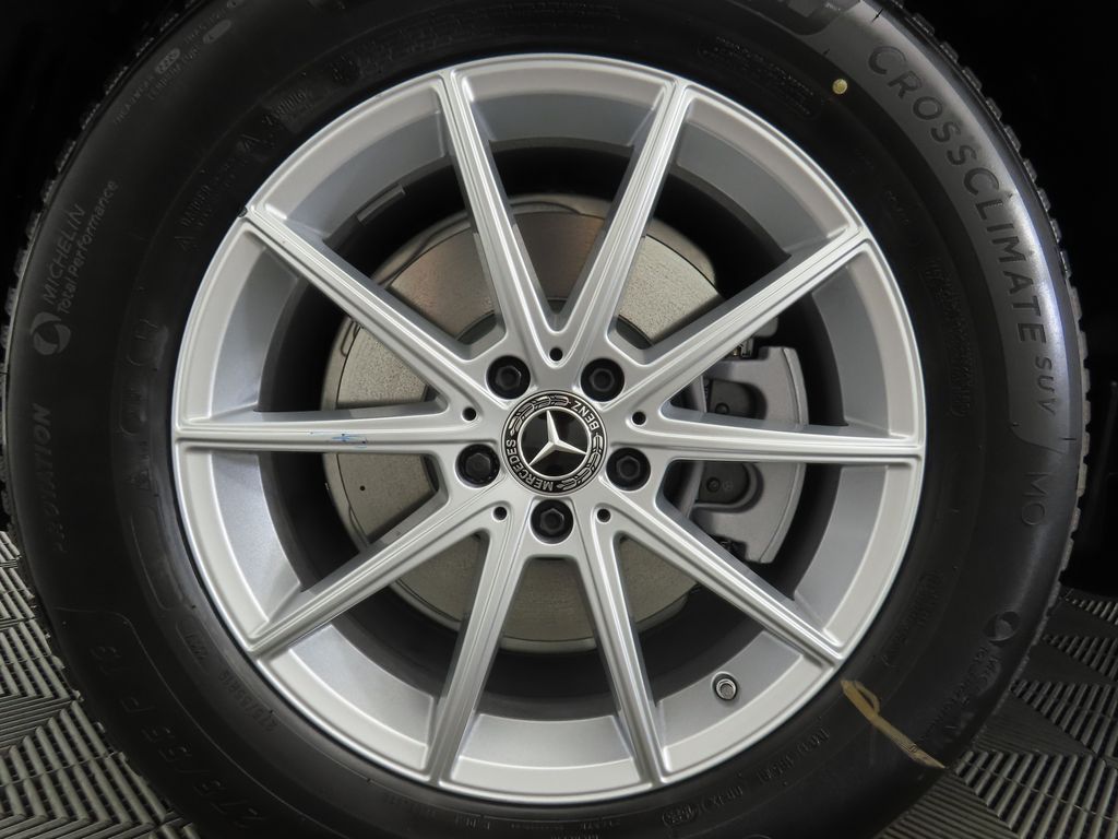 Thumbnail: 2026 Mercedes-Benz GLE - 30