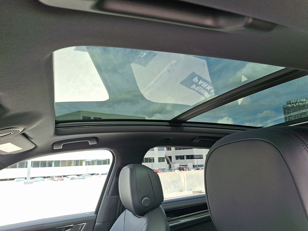 Thumbnail: 2026 Porsche Cayenne - 16