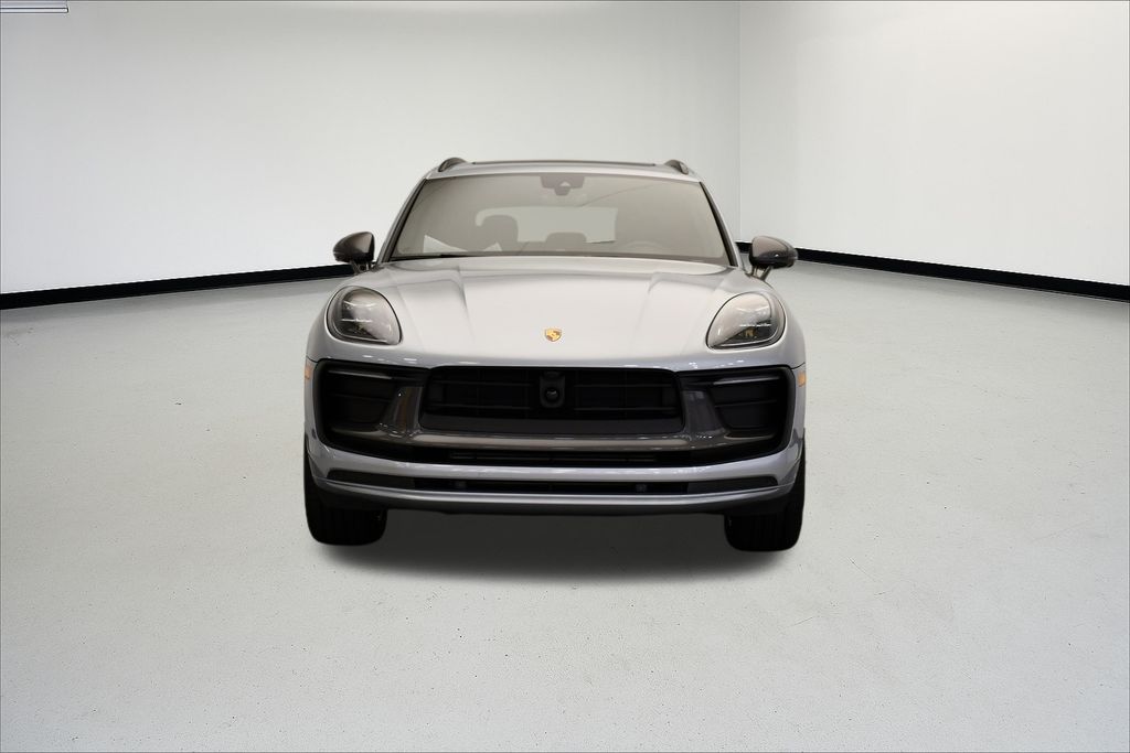 Thumbnail: 2026 Porsche Macan - 10