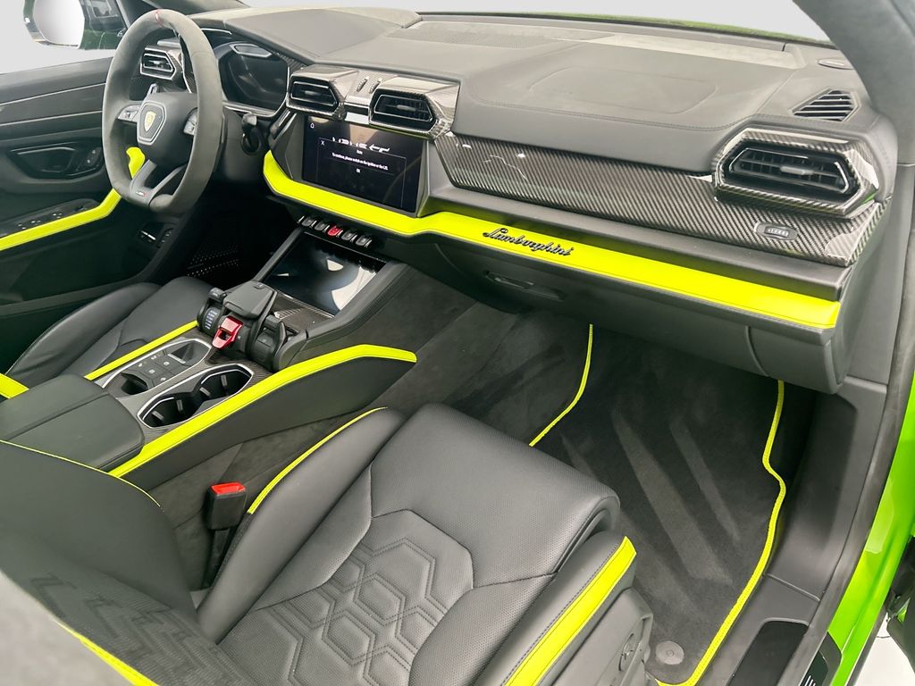 Thumbnail: 2025 Lamborghini Urus - 16