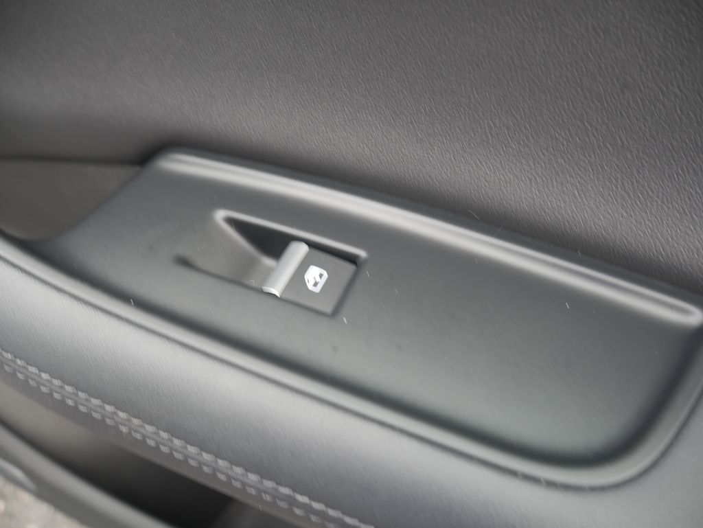 Thumbnail: 2023 Audi Q7 - 31