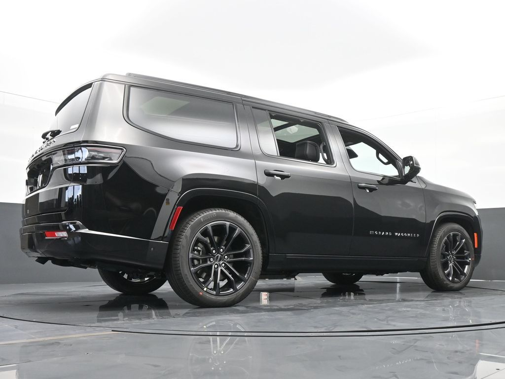 Used 2024 Diamond Black Crystal Pearlcoat Jeep Series II image 70