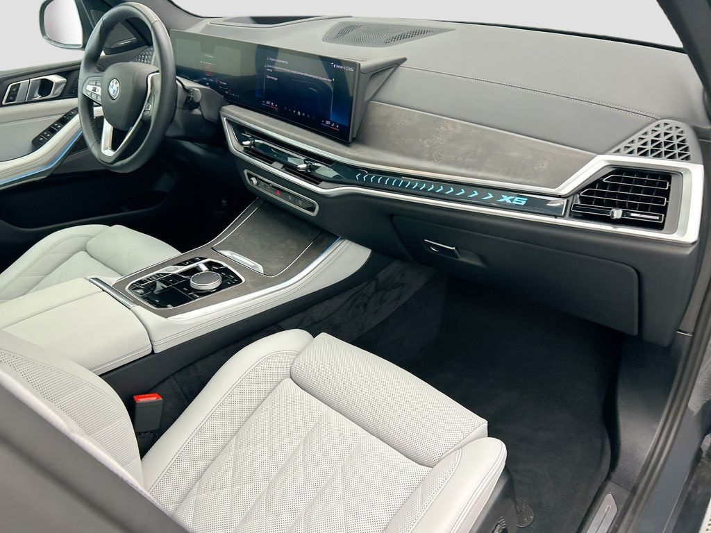 Thumbnail: 2026 BMW X5 - 16