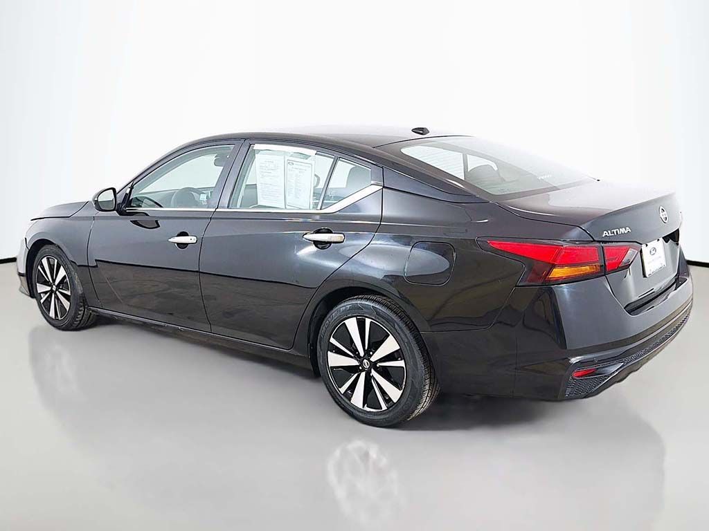 Used 2022 Black Nissan 2.5 SV image 7
