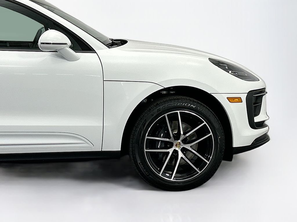 Thumbnail: 2026 Porsche Macan - 11