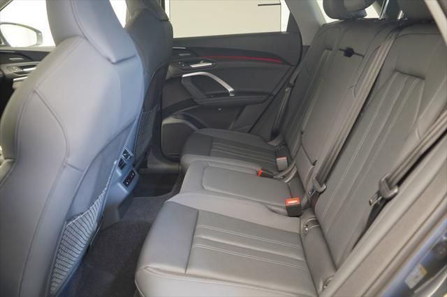 Thumbnail: 2025 Audi Q5 - 7