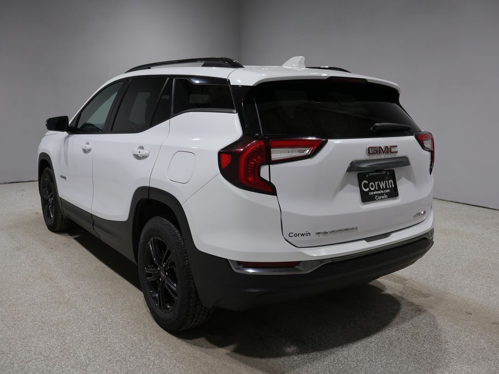 View vehicle photo 5