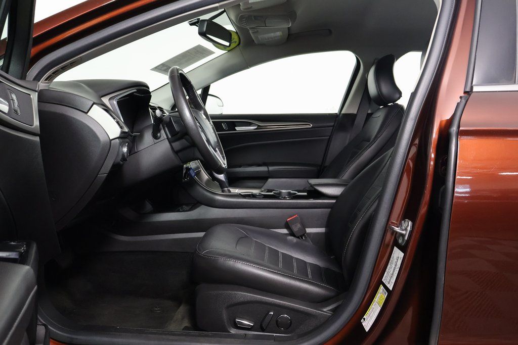 Thumbnail: 2015 Ford Fusion - 10