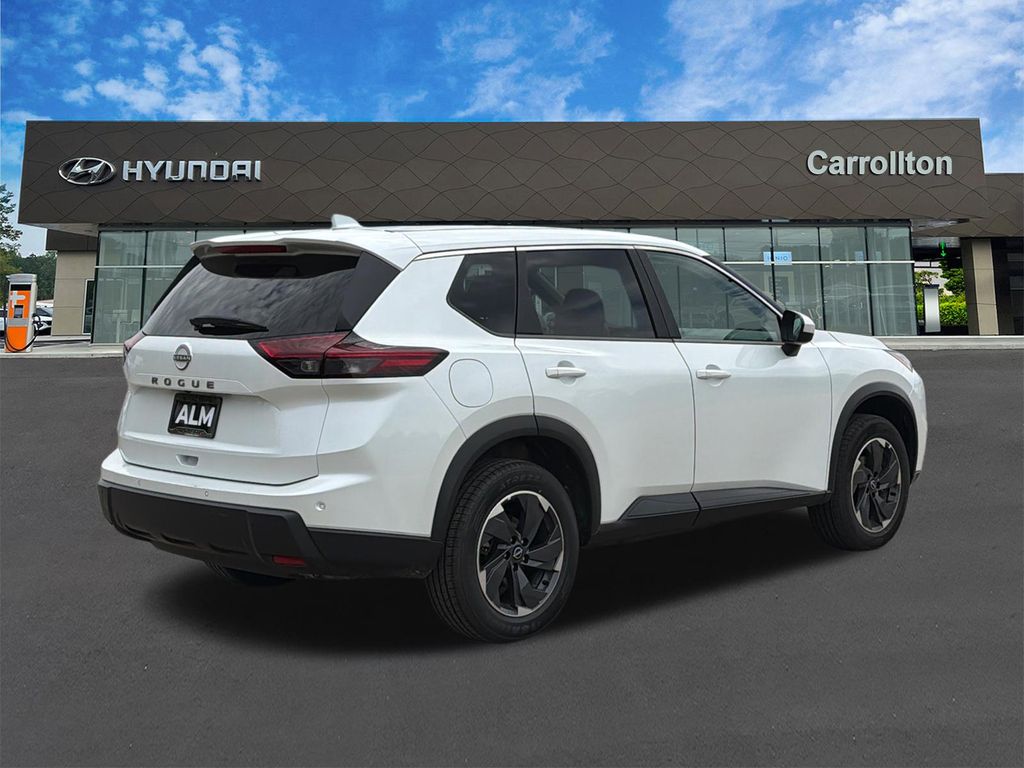 Used 2025 White Nissan SV image 5
