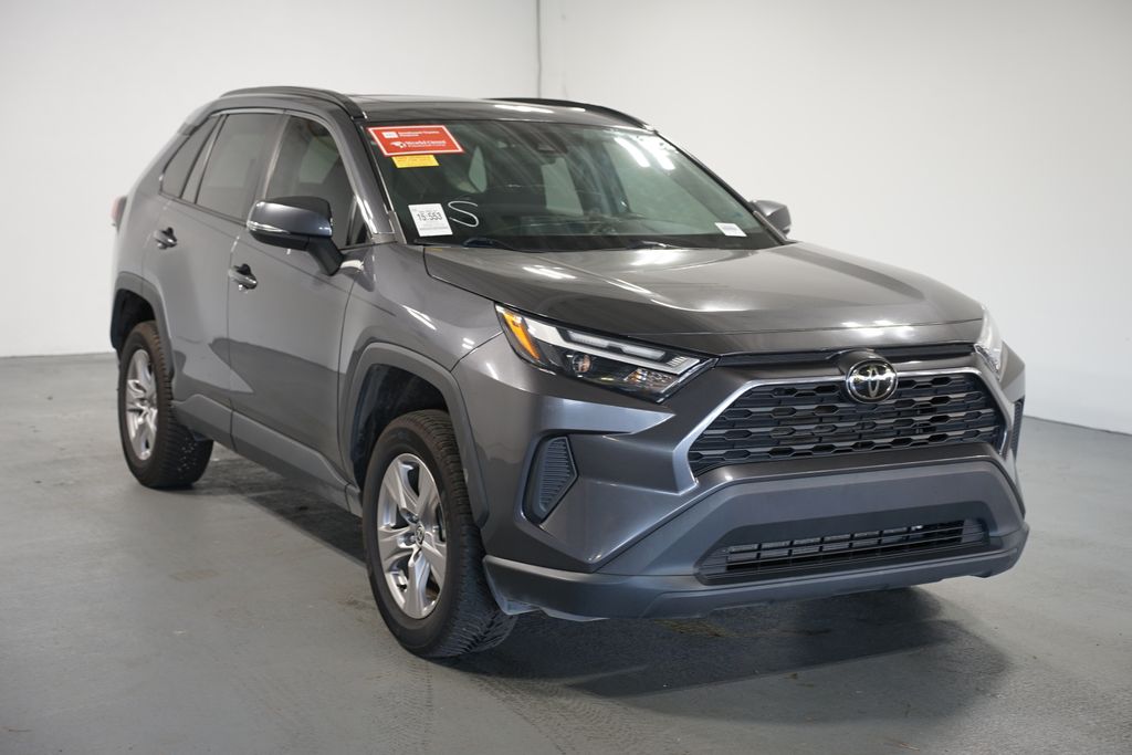 Thumbnail: 2022 Toyota RAV4 - 3