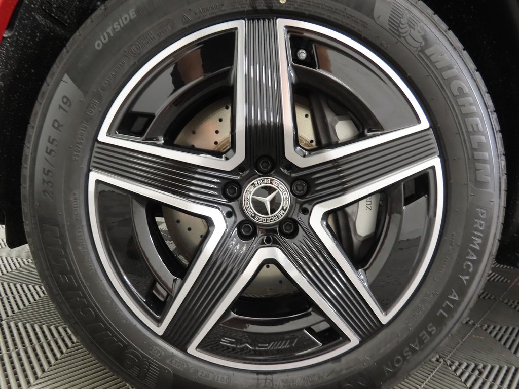 Thumbnail: 2025 Mercedes-Benz GLC - 30