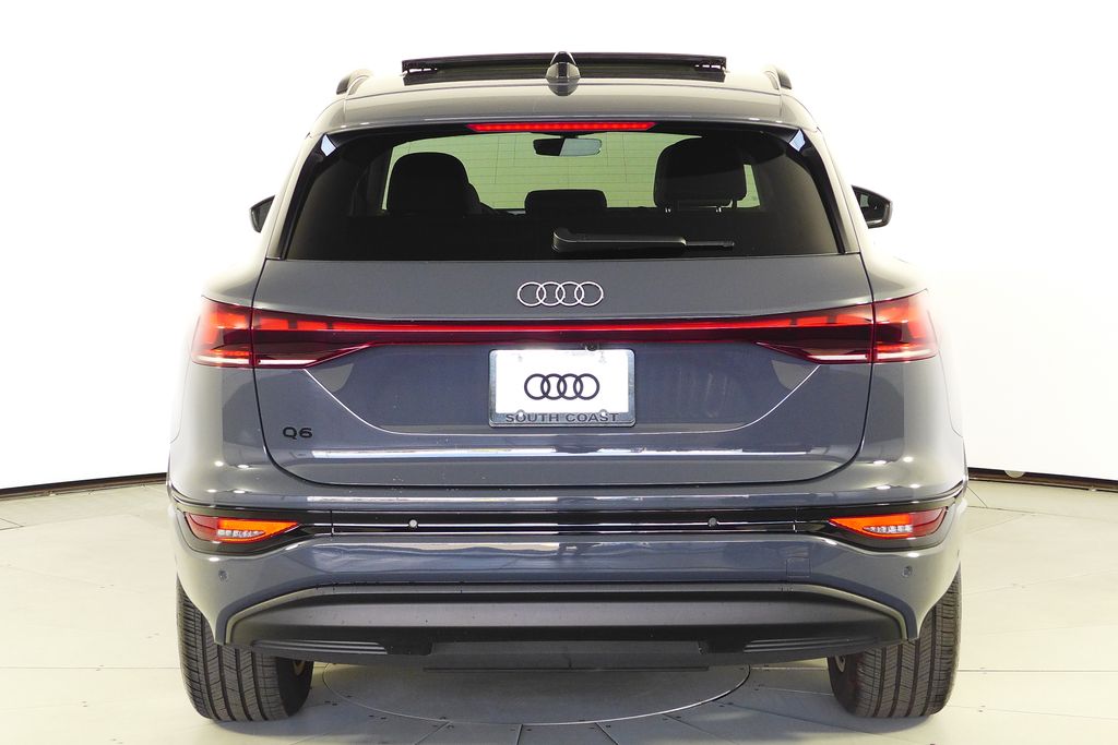 Thumbnail: 2025 Audi Q6 e-tron - 8