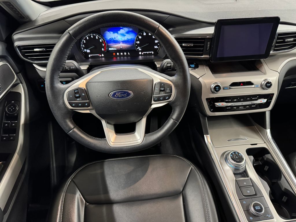 2024 Ford Explorer XLT
