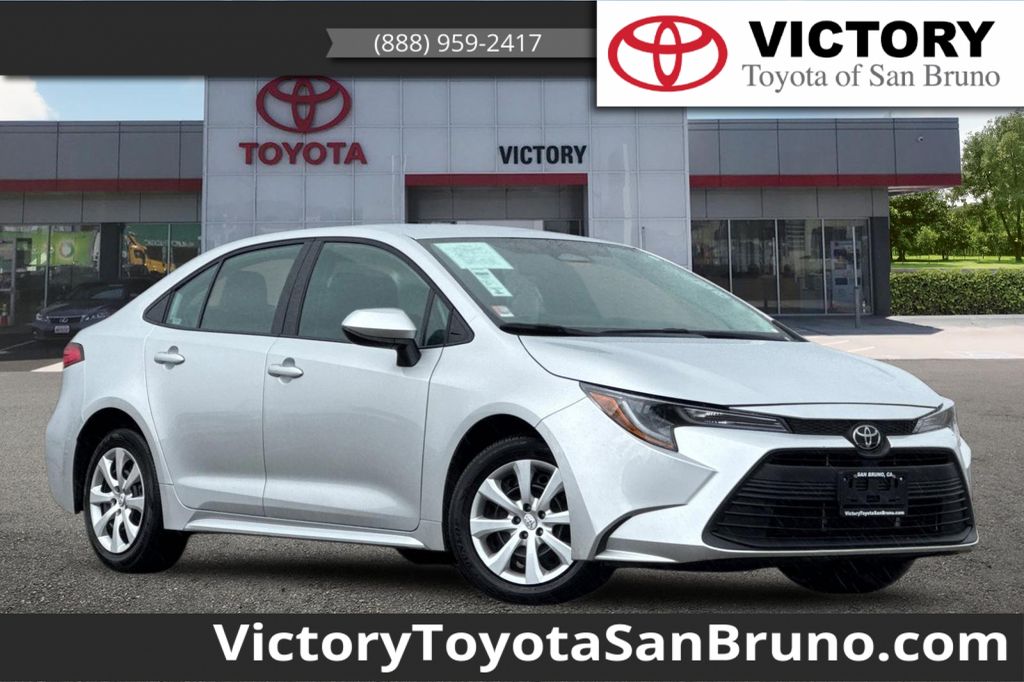 2025 Toyota Corolla LE FWD
