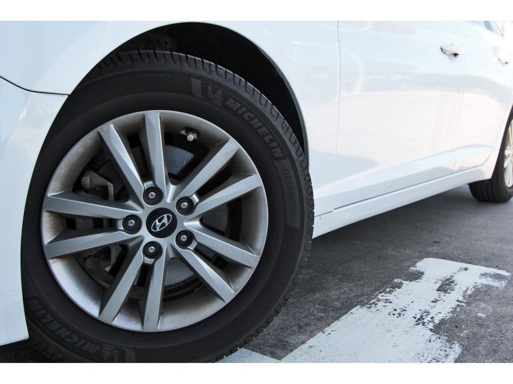 2017 Hyundai Sonata SE White at Autostrade