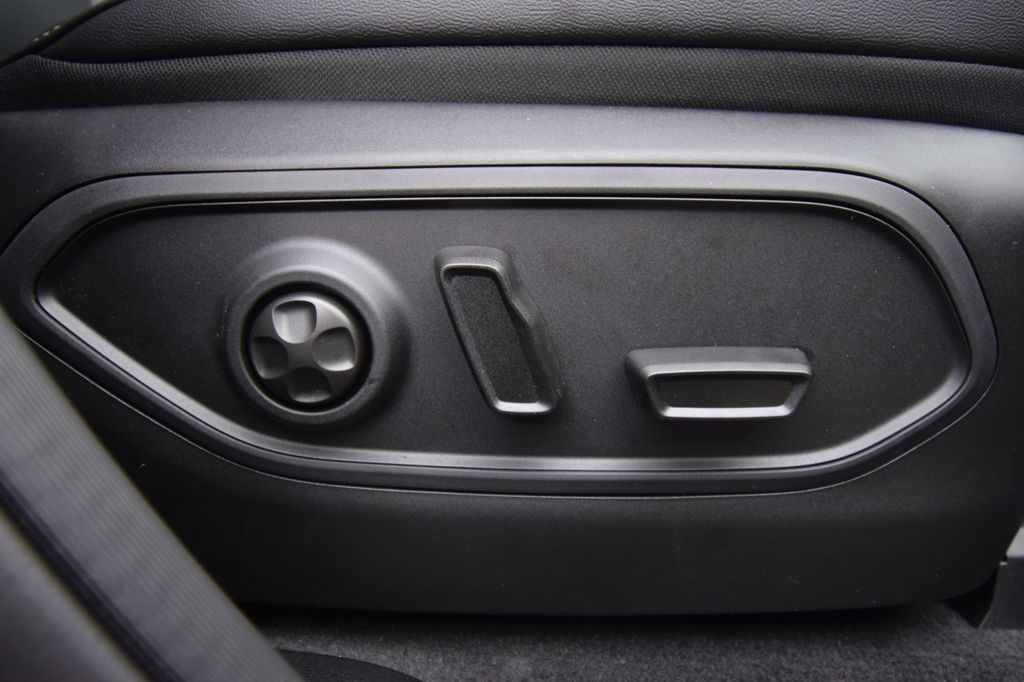 new 2026 Jeep Grand Cherokee car, priced at $40,393