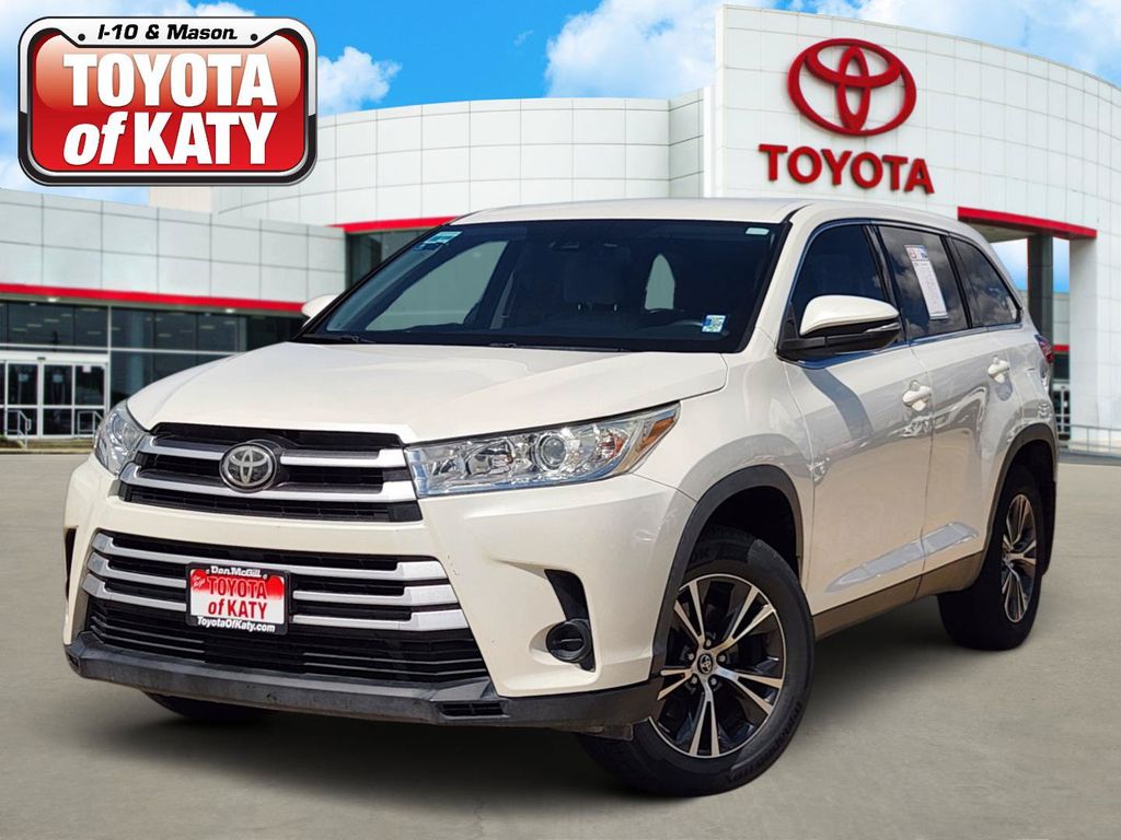 White (Blizzard Pearl) 2019 Toyota Highlander SUV / Crossover Front-Wheel Drive 6-Speed Automatic