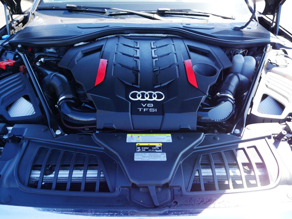 Thumbnail: 2020 Audi S8 - 10