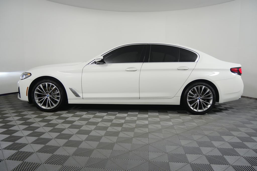 Thumbnail: 2023 BMW 5 Series - 6
