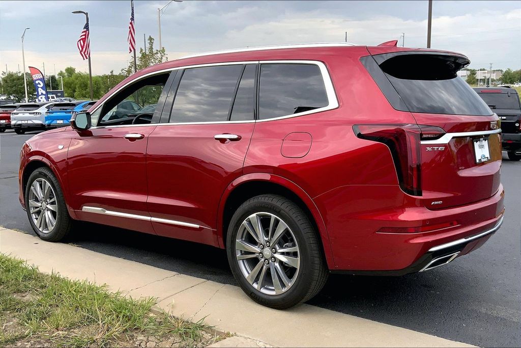 Used 2025 Cadillac XT6 Premium Luxury with VIN 1GYKPDRS2SZ127356 for sale in Kansas City