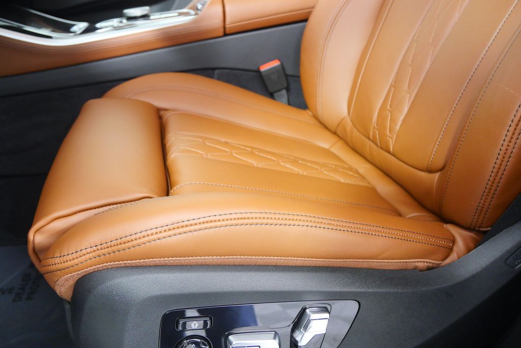 Thumbnail: 2026 BMW X5 - 10