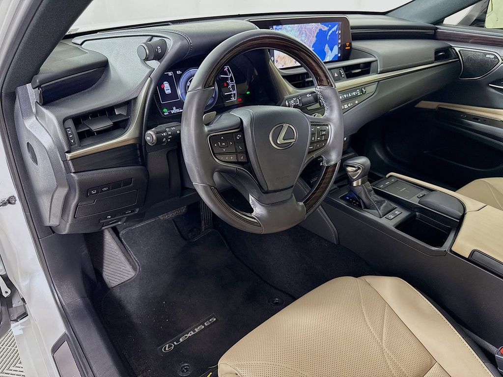 Thumbnail: 2021 Lexus ES - 9